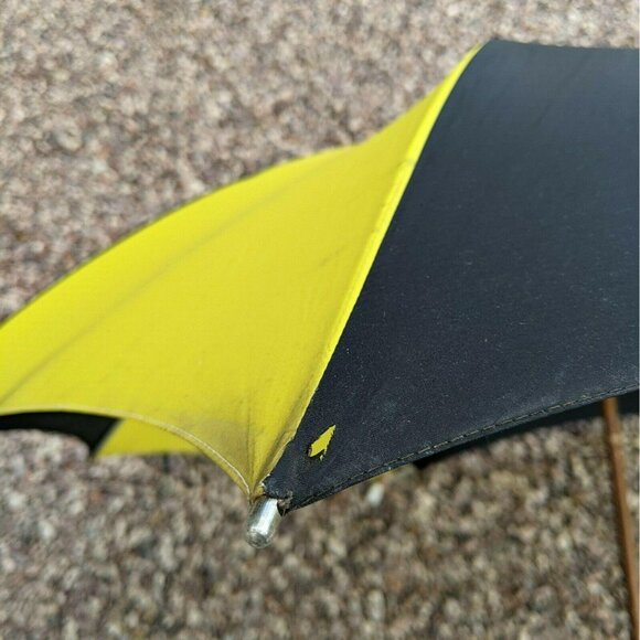 Vintage Black & Yellow Panel Umbrella With Rubber Handle - Picture 6 of 8
